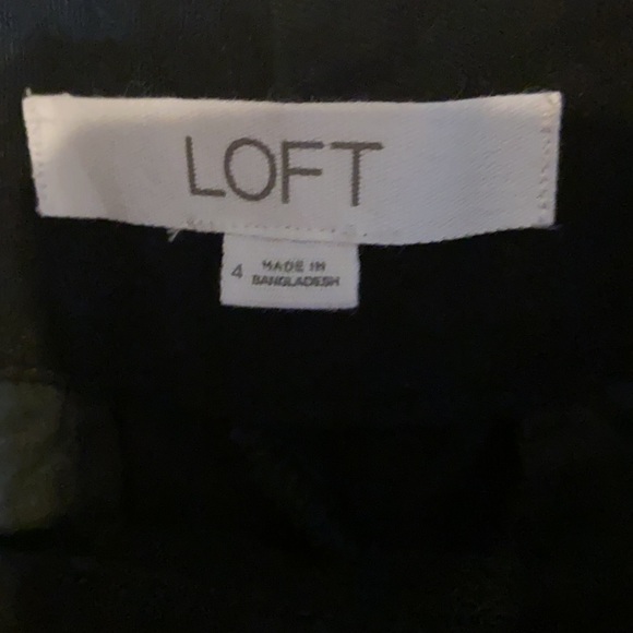 Size 4 scalloped bottom shorts - Picture 2 of 3